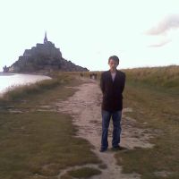 Jeune homme cherche bout de choux a garder à Luisant