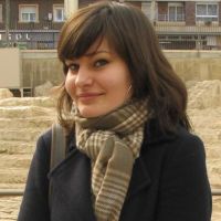 Jeune fille cherche garde denfants à Mouret