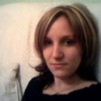 Baby sitter experimentee recherche enfants a garder à St Jean De Braye